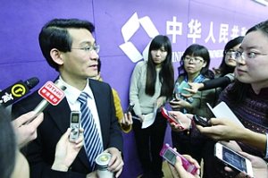 商務部新聞發言人表示，月度數據出現波動是正常的。