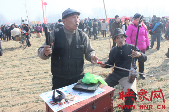 寶豐馬街書(shū)會(huì)獲世界紀(jì)錄認(rèn)證  民間藝人相聚“斗藝”