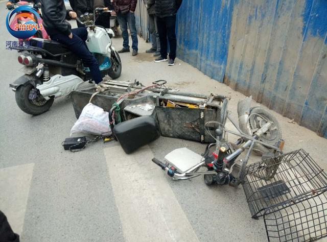 鄭州一面包車撞電動車　電動車主已無生命跡象