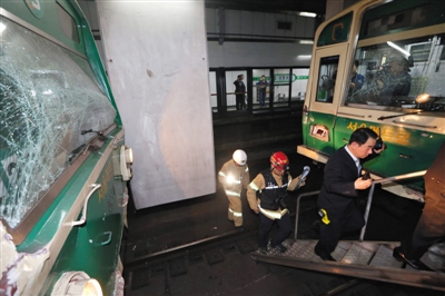 5月2日，韓國首爾，首爾2號線地鐵去往蠶室方向的一趟列車在上往十里站撞上了一趟停靠在站內的列車。