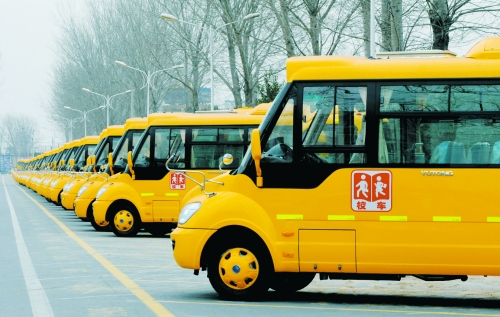 河南部分校車擬設“政府保障” 校車司機須滿足六條件