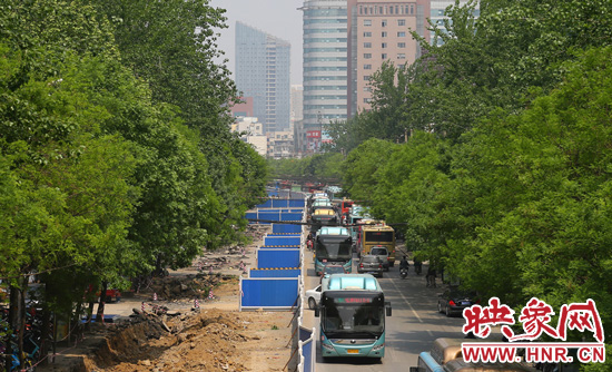 鄭州文化路自今年4月份開始道路翻修