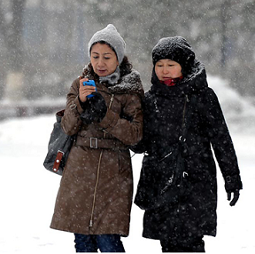 大雪襲烏魯木齊機場