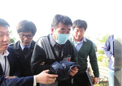 　4月19日，“歲月”號船長李俊錫被正式逮捕資料圖片。