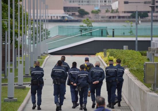 香港七千警力候命清場占中