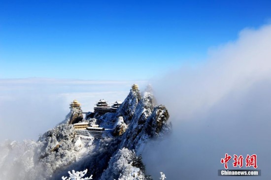 老君山現雪后云海奇觀 瓊樓玉宇美不勝收（圖）