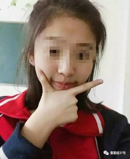 17歲高中男生教室里掐死女同學(xué)，被訴故意殺人和強奸