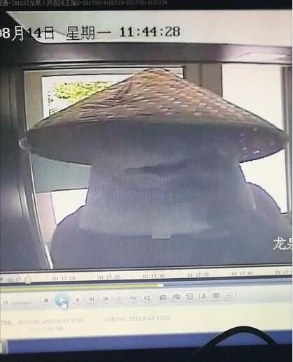 男子酒店偷拍不雅視頻敲詐 被拍男子:我離婚了不怕