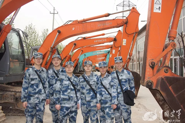 空軍找上藍翔技校聯合培訓：為的就是挖掘機