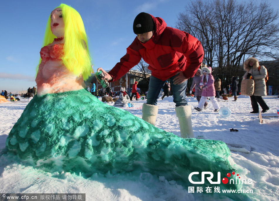 莫斯科舉辦堆雪人比賽 各式造型創意十足