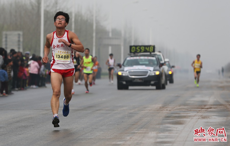 一名合肥選手處在較為領先的位置。