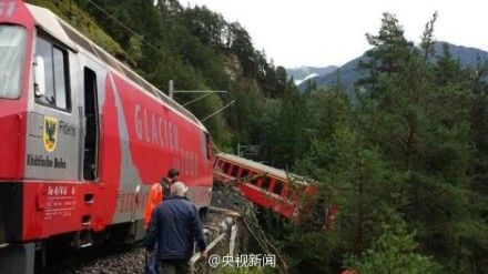 瑞士載200人火車遇山崩脫軌車廂滾下山崖