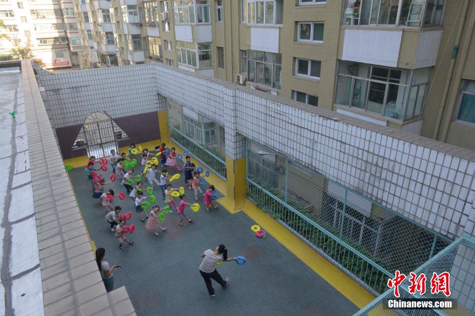 太原一幼兒園現迷你“空中操場”