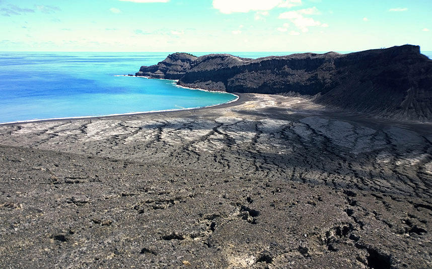 太平洋海底火山噴發催生新島嶼