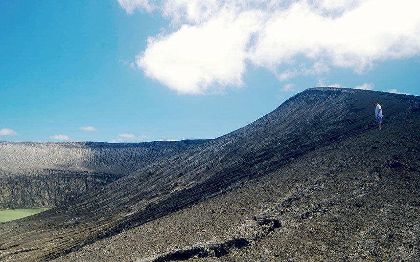 太平洋海底火山噴發催生新島嶼