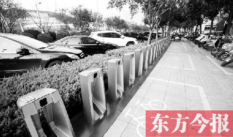 在鄭州市鄭東新區(qū)已經(jīng)安裝到位的公共自行車(chē)位